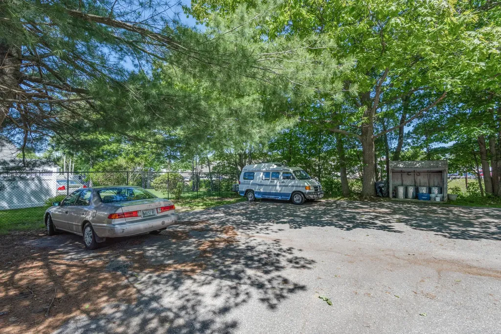 2 Hennessey Avenue Brunswick ME 04011