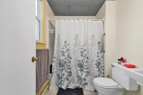 2 Hennessey Avenue Brunswick ME 04011