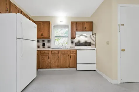 2 Hennessey Avenue Brunswick ME 04011