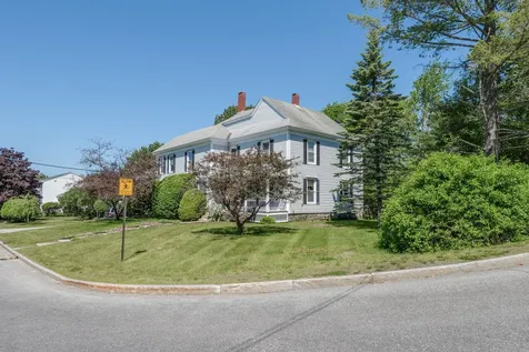 2 Hennessey Avenue Brunswick ME 04011