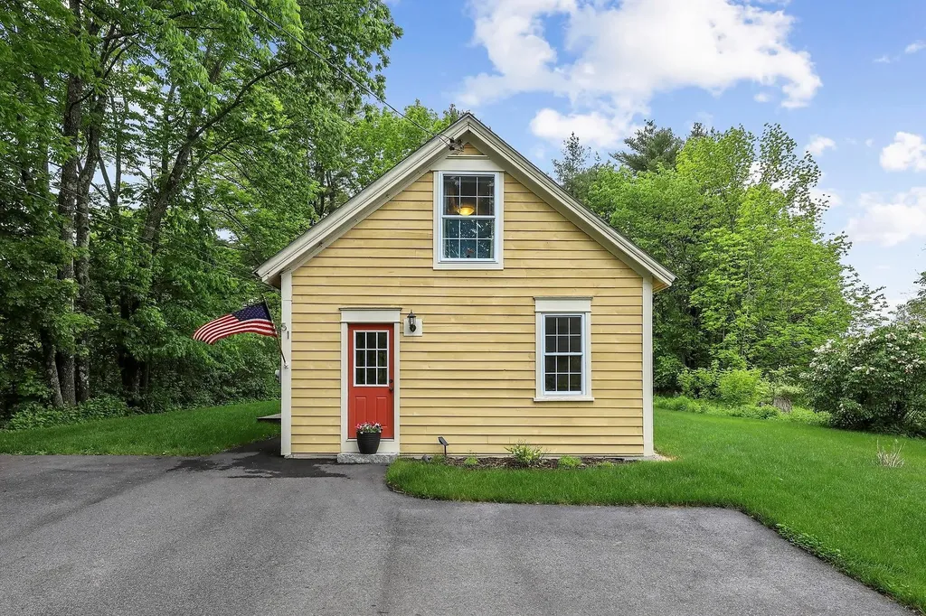 51 River Road Windham ME 04062
