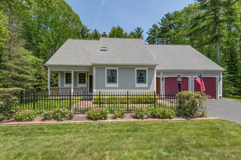 8 Raven Terrace Scarborough ME 04074