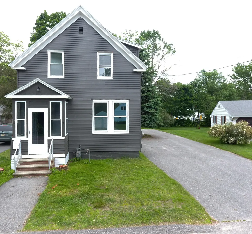 21 E Valentine Street Westbrook ME 04092