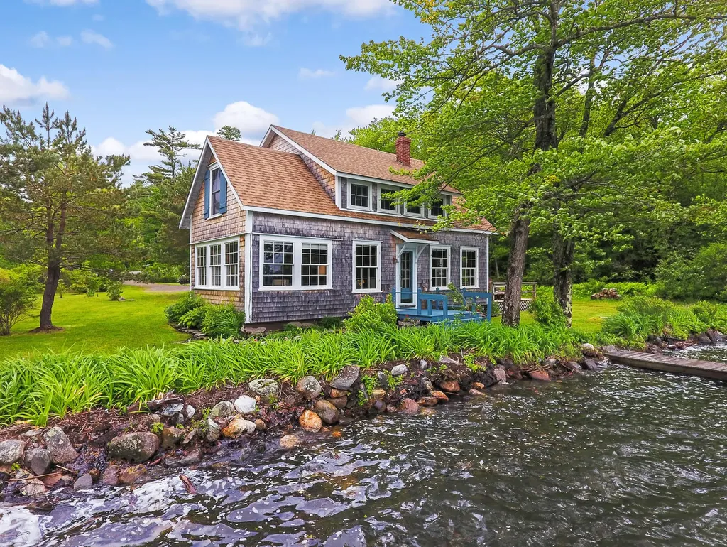 84 Belfast Augusta Road Liberty ME 04949