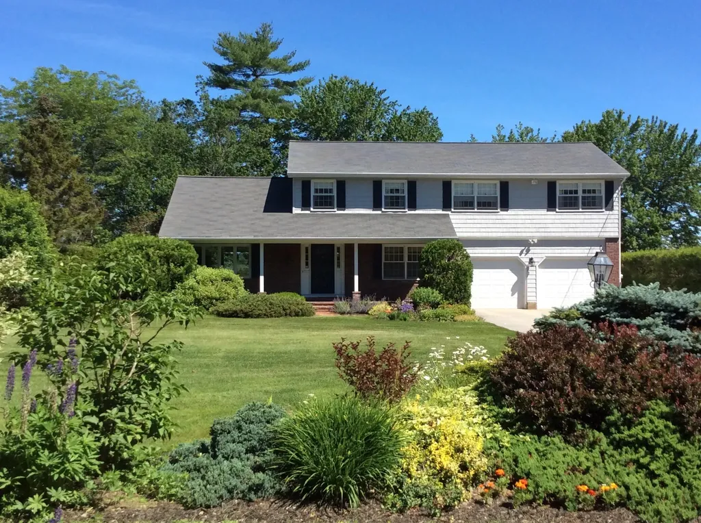214 Valview Drive Auburn ME 04210