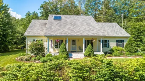 103 Molyneaux Road Camden ME 04843