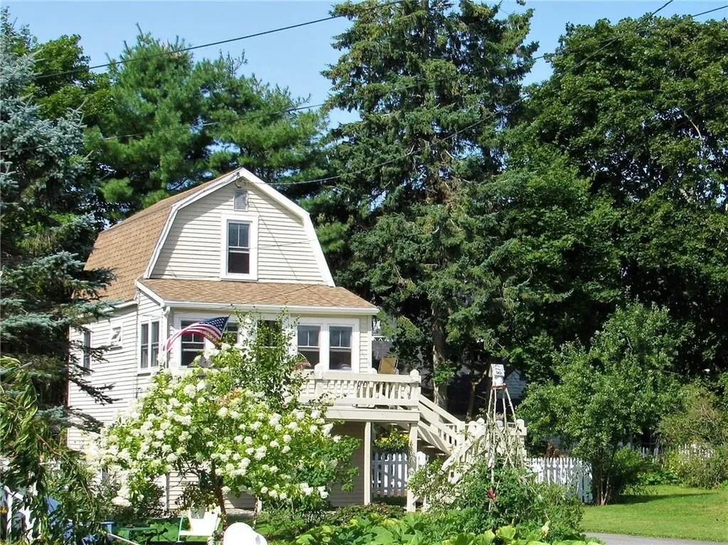 21 Steamboat Avenue Searsport ME 04974