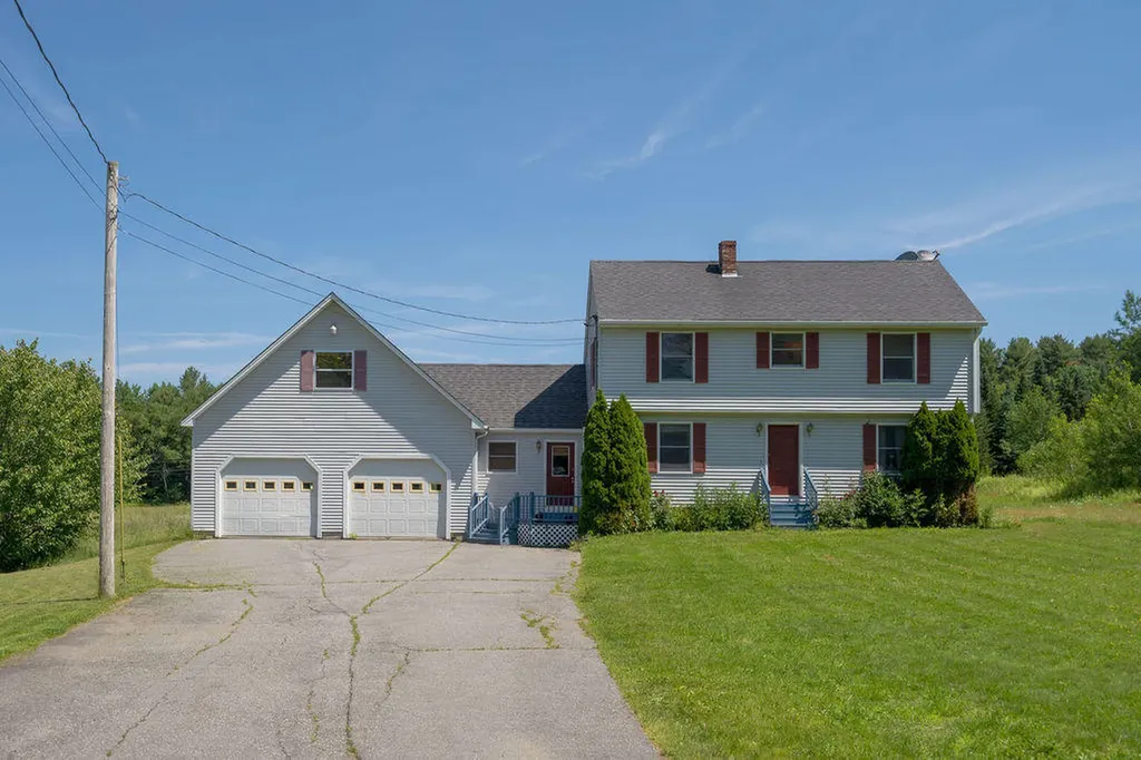 108 Hallowell Road Chelsea ME 04330
