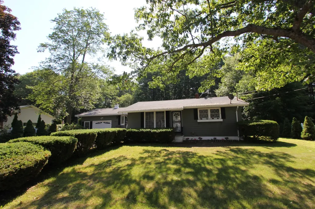 85 Bailey Avenue Lewiston ME 04240