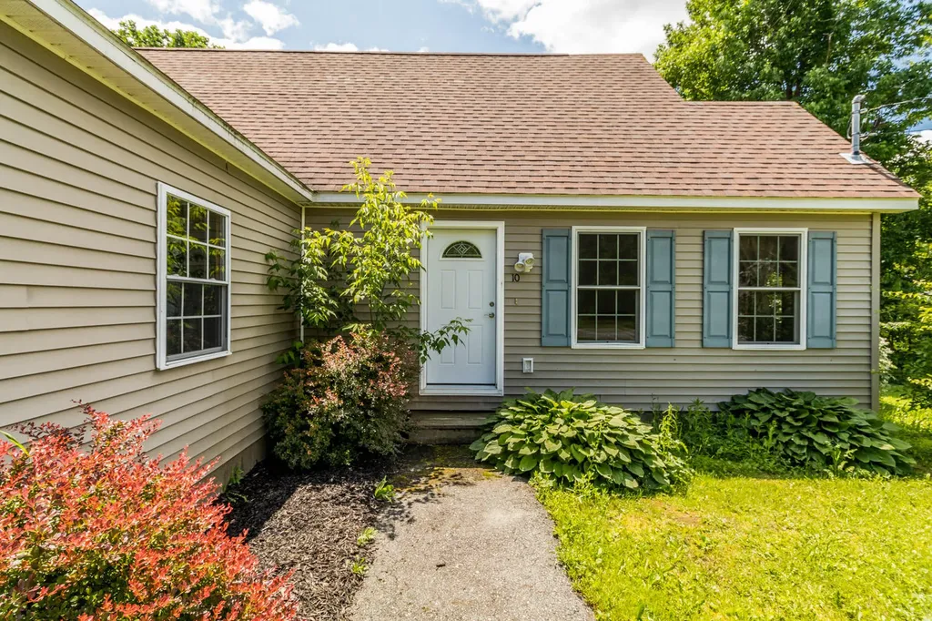 10 Pen Bay Avenue Rockland ME 04841