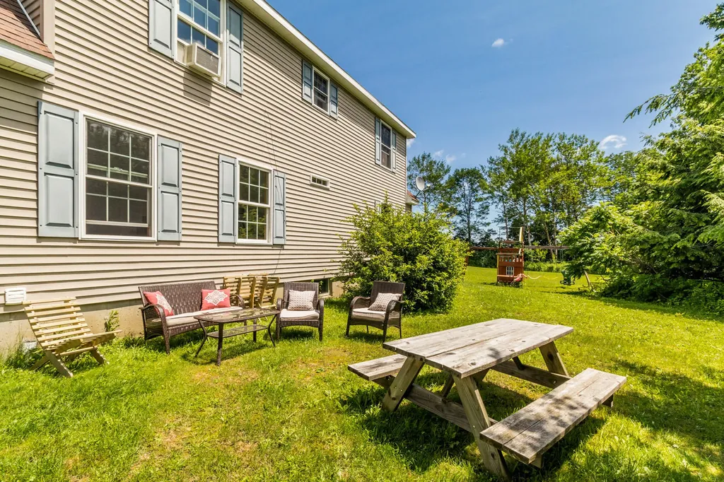 10 Pen Bay Avenue Rockland ME 04841