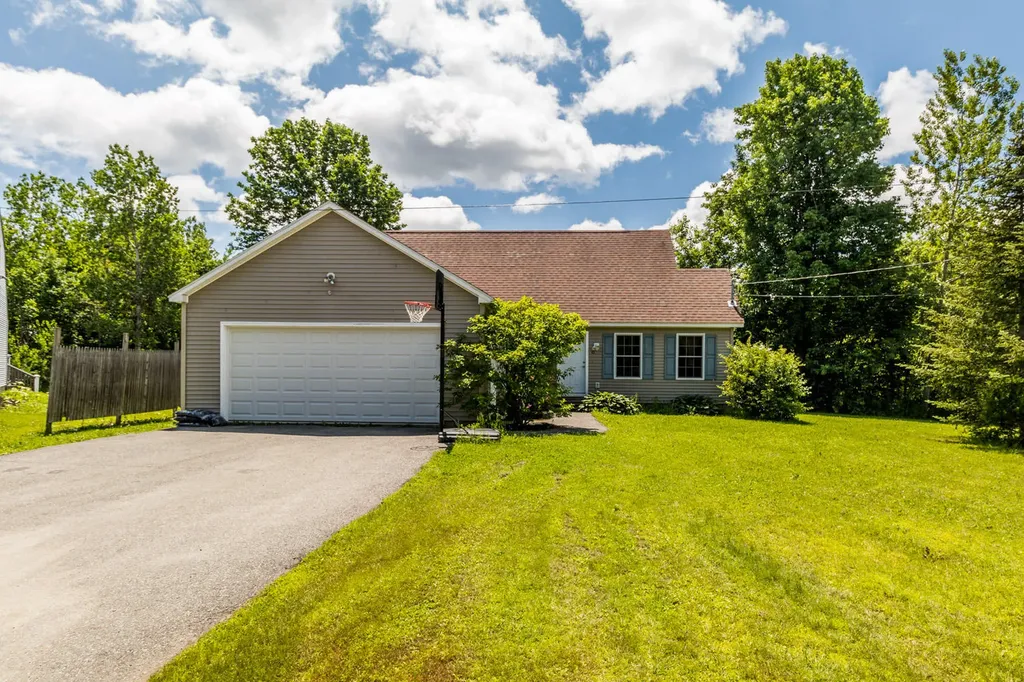 10 Pen Bay Avenue Rockland ME 04841