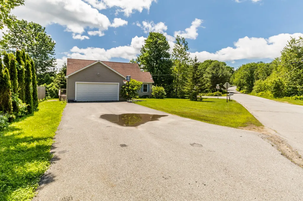 10 Pen Bay Avenue Rockland ME 04841
