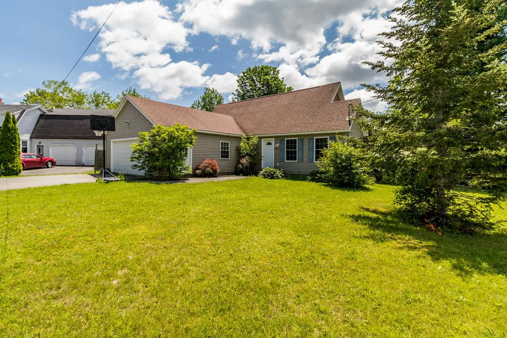 10 Pen Bay Avenue Rockland ME 04841