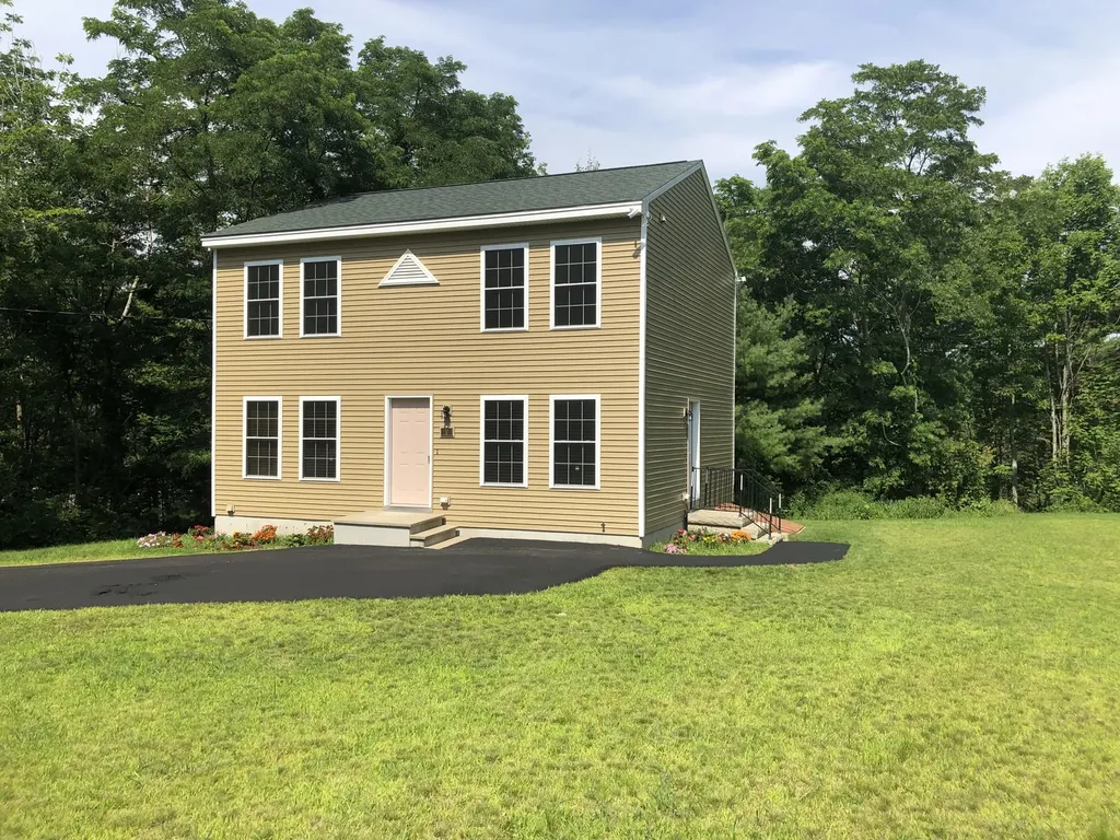 11 Woodward Lane Falmouth ME 04105