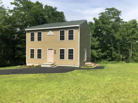 11 Woodward Lane Falmouth ME 04105