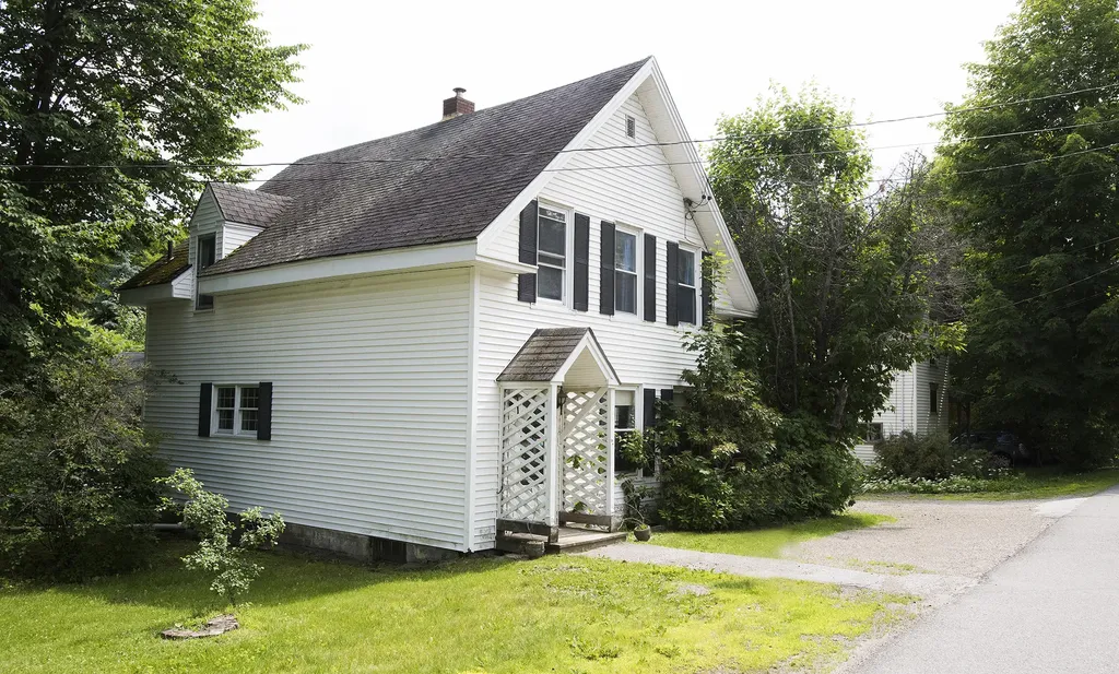 25 Hillside Road Orono ME 04473