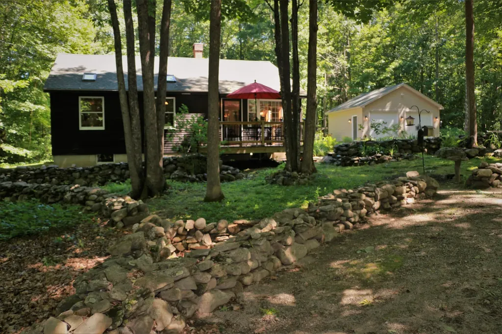 31 Thorofare Road Richmond ME 04357