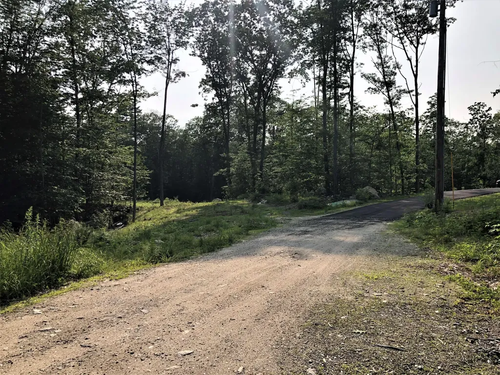 4 Cardinal Way Gray ME 04039