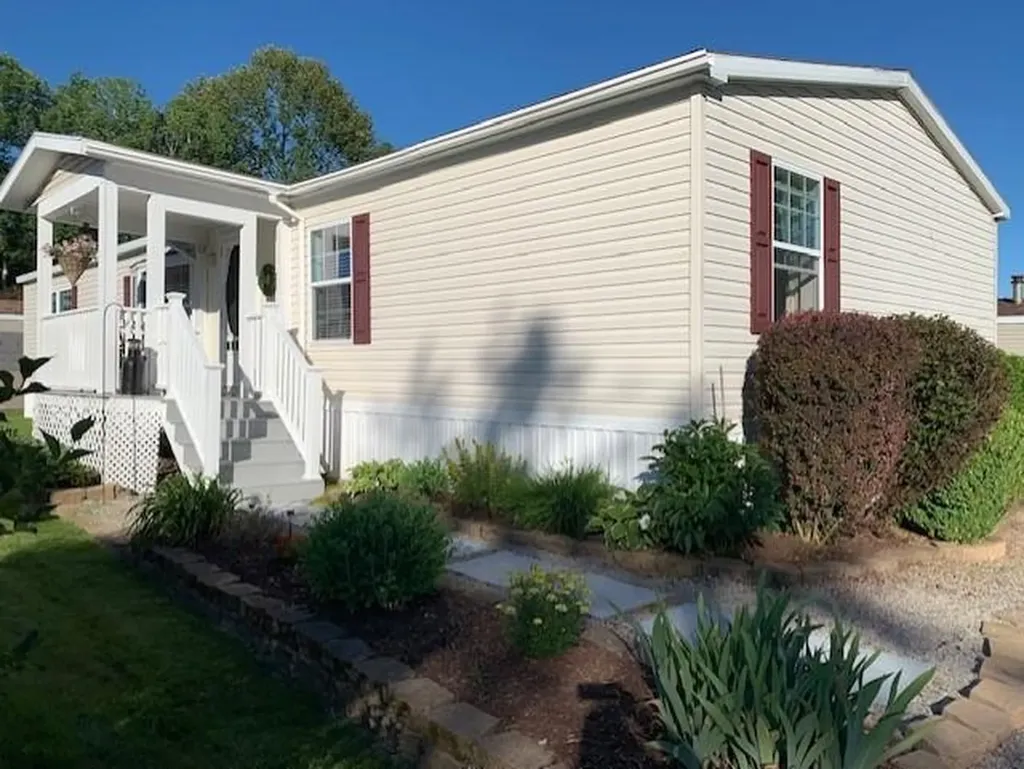 7 Town & Country Drive Lisbon ME 04250