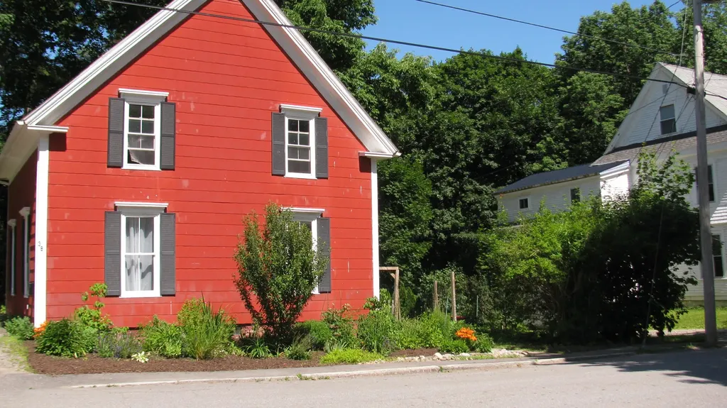 38 Pleasant Street Gardiner ME 04345