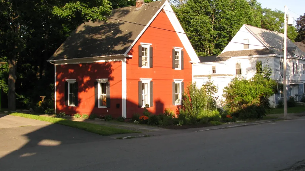 38 Pleasant Street Gardiner ME 04345