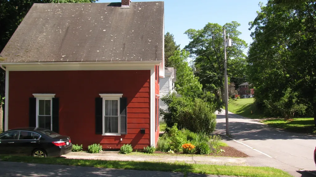38 Pleasant Street Gardiner ME 04345