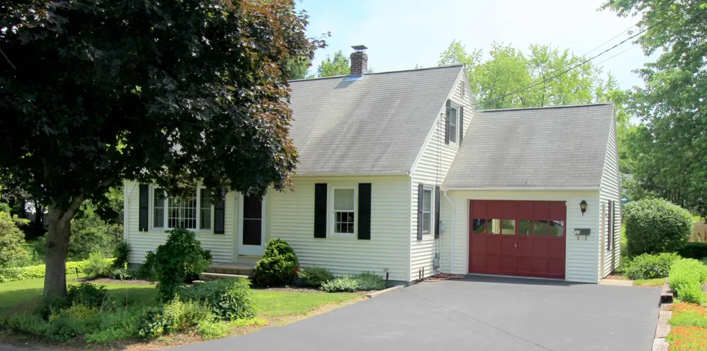 33 Weymouth Street Saco ME 04072