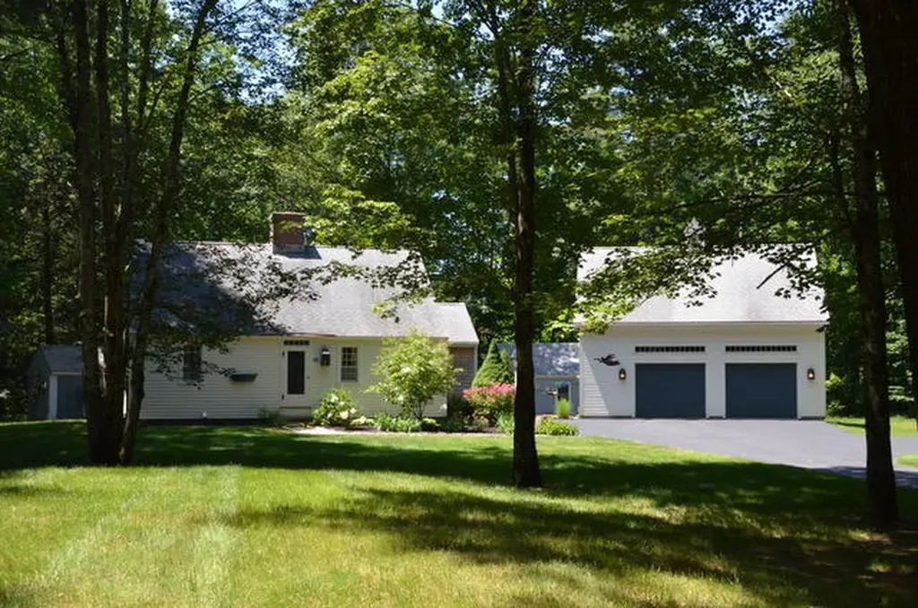 39 Nightingale Lane Eliot ME 03903