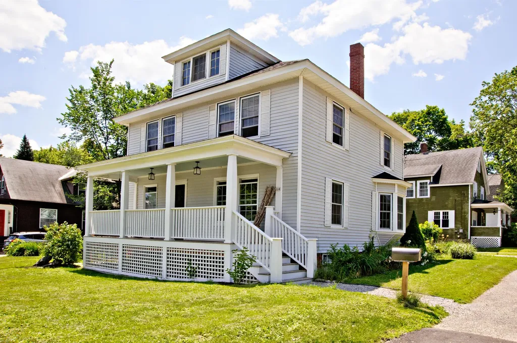 114 Lake Street Auburn ME 04210