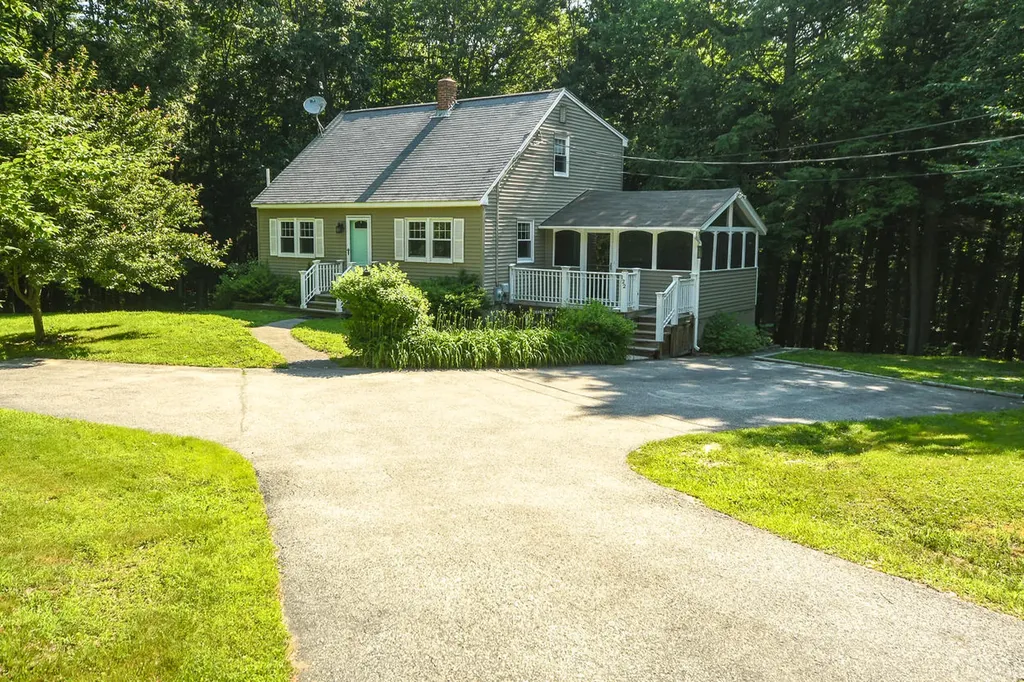 122 Highland Road Standish ME 04084