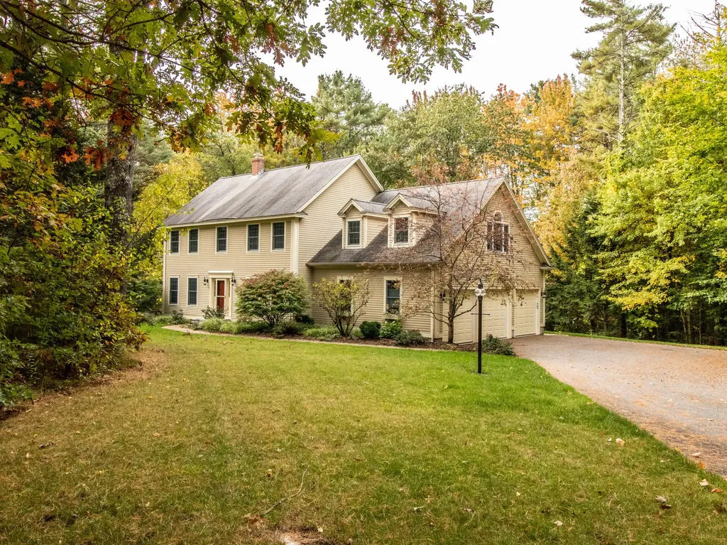 12 Springbrook Lane Falmouth ME 04105