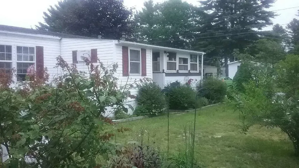 5 Larry Lane Brunswick ME 04011
