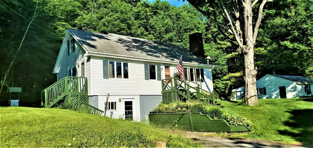 62 Prescott Road Manchester ME 04351