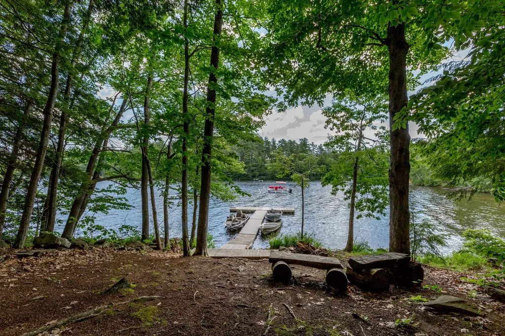 23 Cove Road Readfield ME 04355