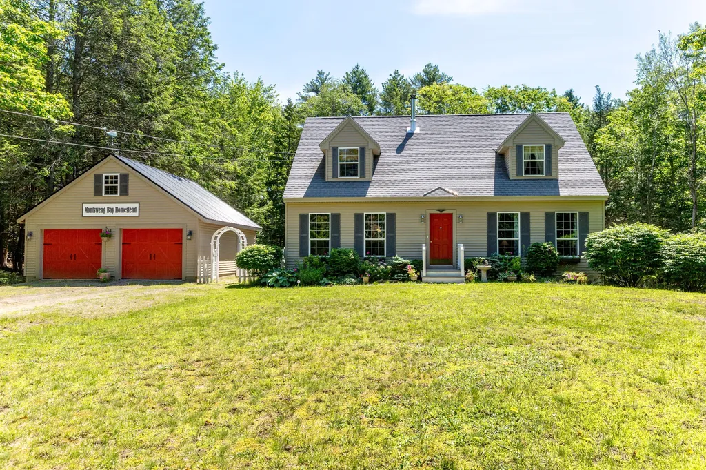 98 Youngs Point Road Wiscasset ME 04578