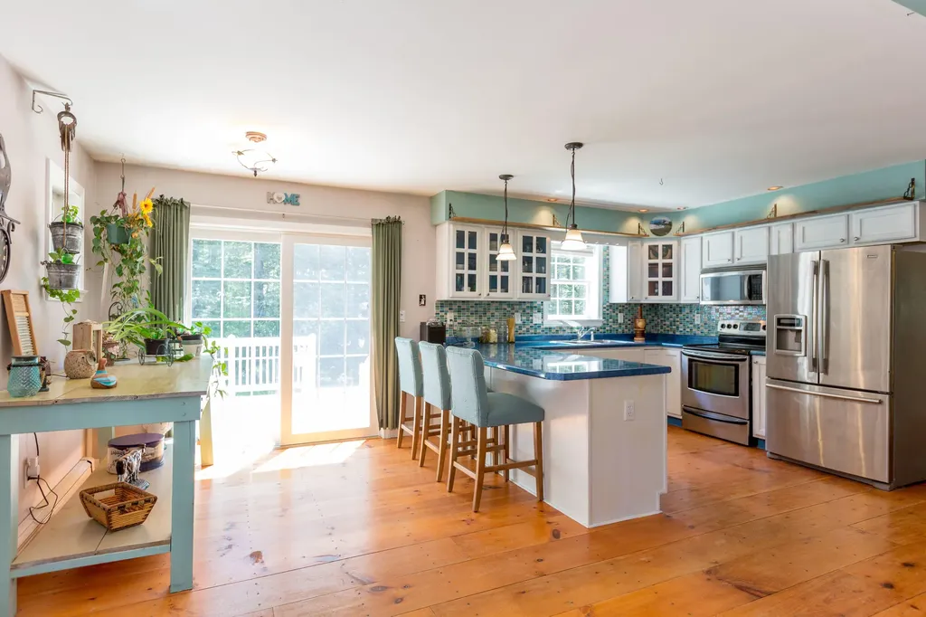 98 Youngs Point Road Wiscasset ME 04578