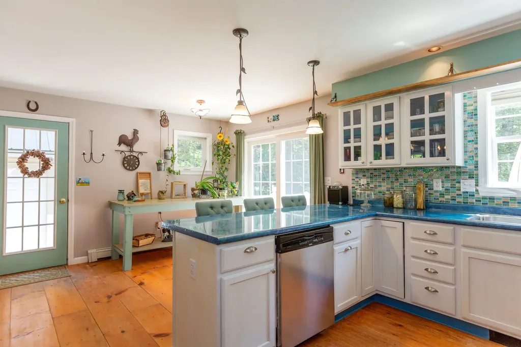 98 Youngs Point Road Wiscasset ME 04578