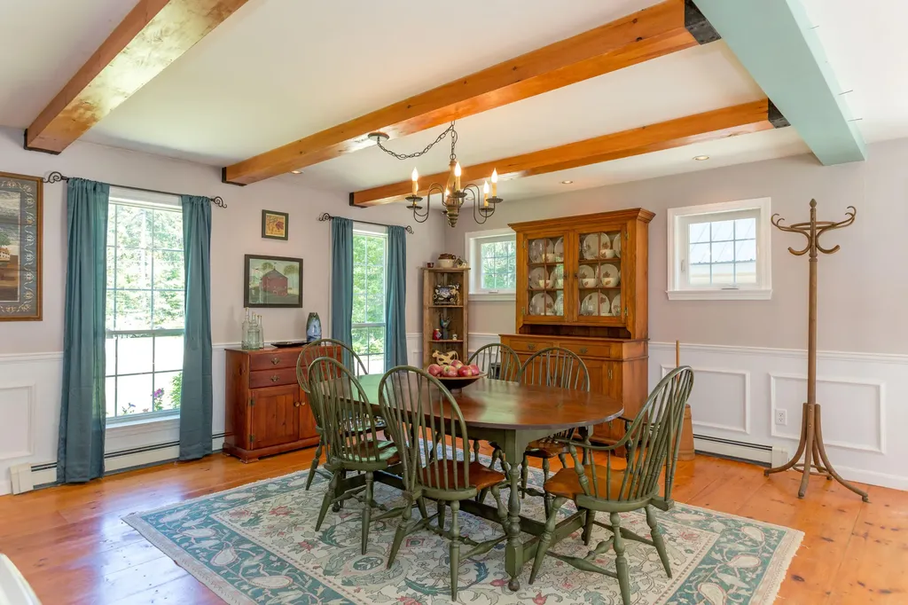 98 Youngs Point Road Wiscasset ME 04578