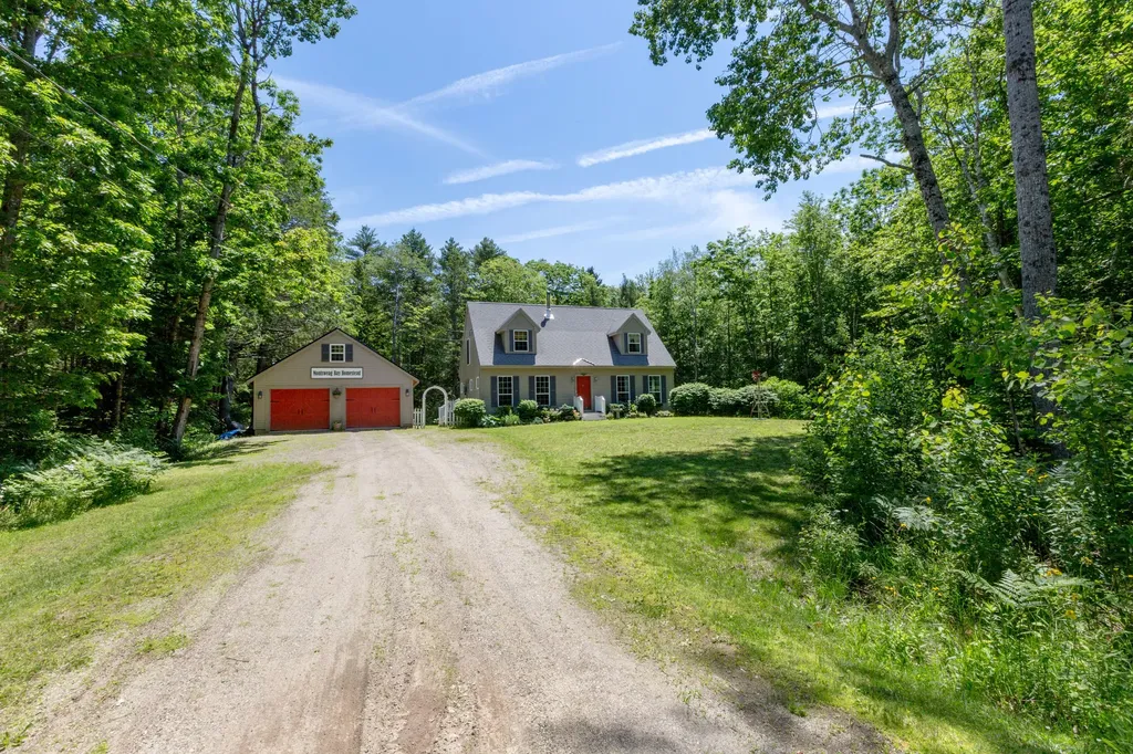 98 Youngs Point Road Wiscasset ME 04578