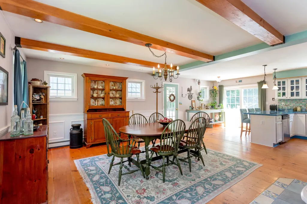 98 Youngs Point Road Wiscasset ME 04578