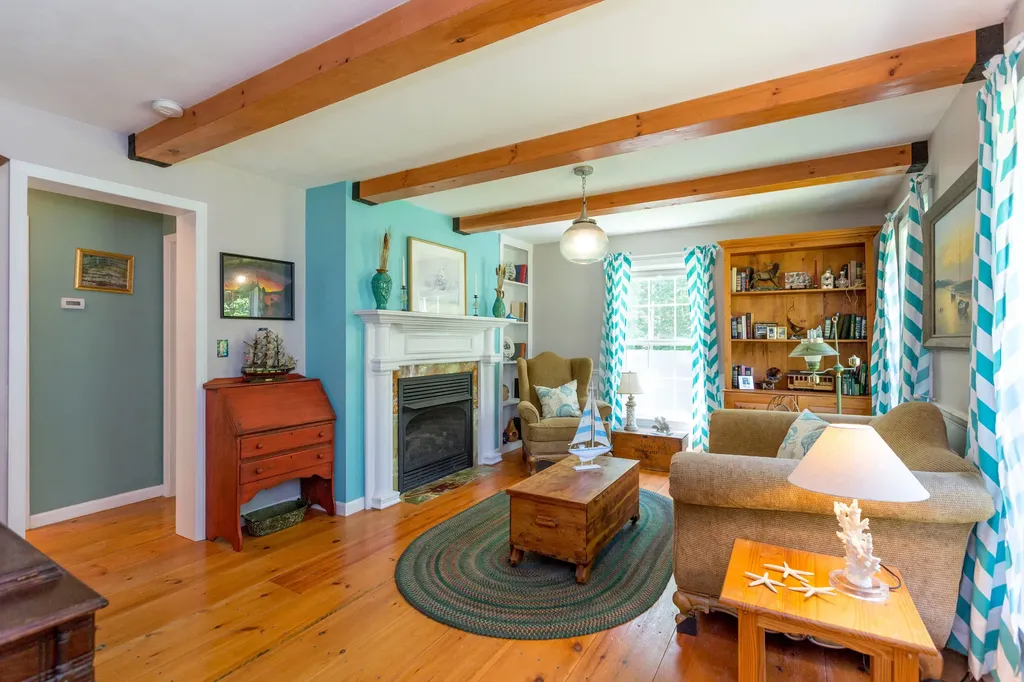 98 Youngs Point Road Wiscasset ME 04578