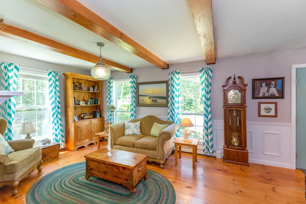 98 Youngs Point Road Wiscasset ME 04578