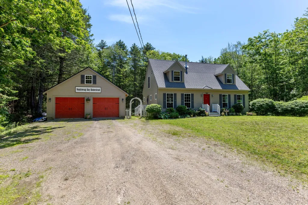 98 Youngs Point Road Wiscasset ME 04578