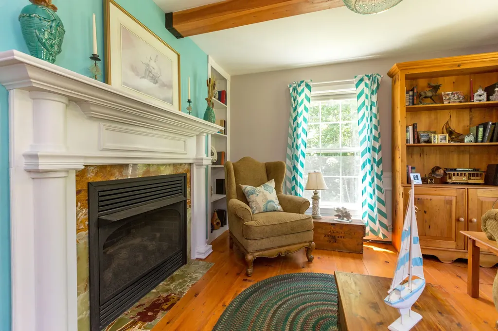 98 Youngs Point Road Wiscasset ME 04578