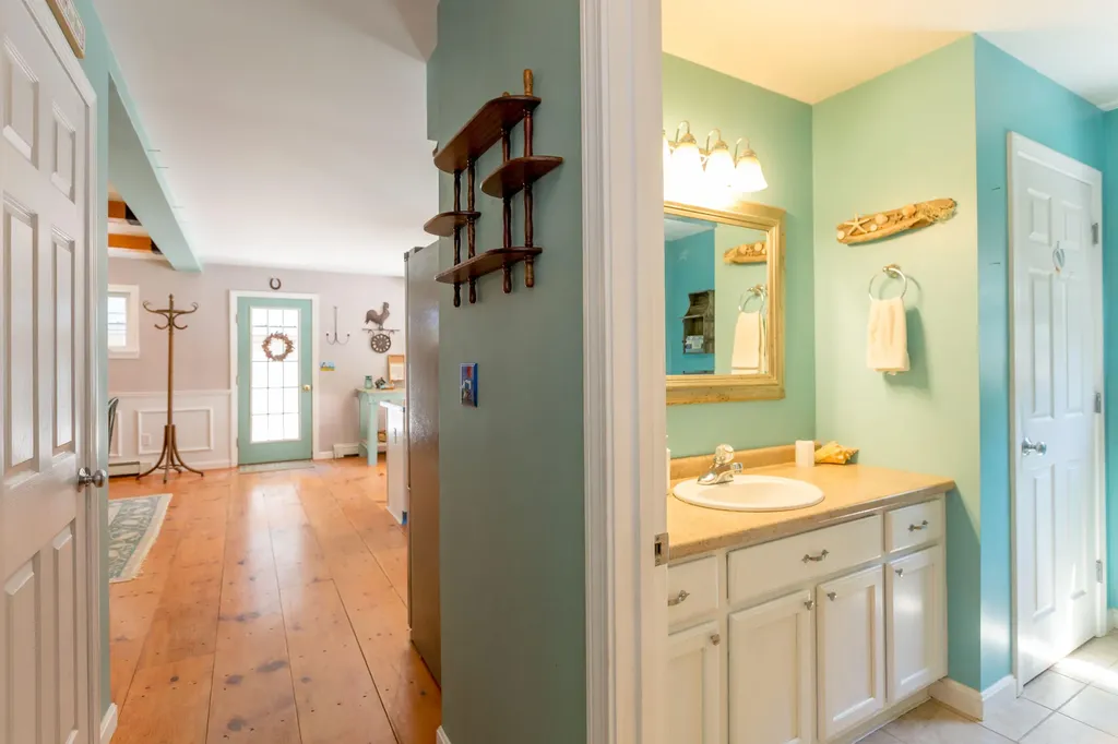 98 Youngs Point Road Wiscasset ME 04578