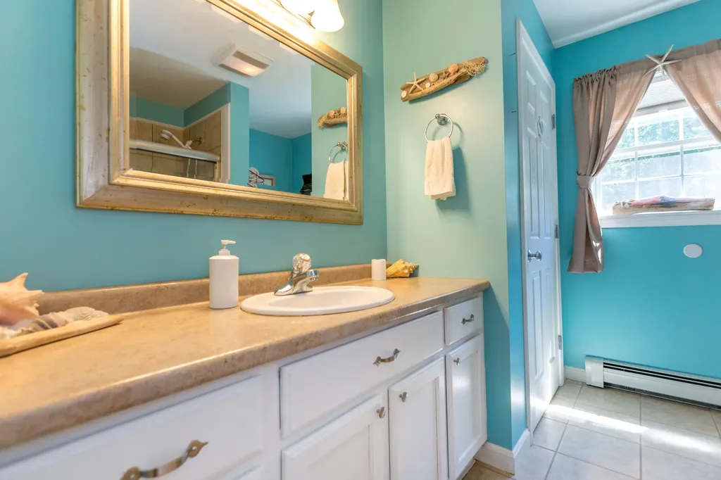 98 Youngs Point Road Wiscasset ME 04578
