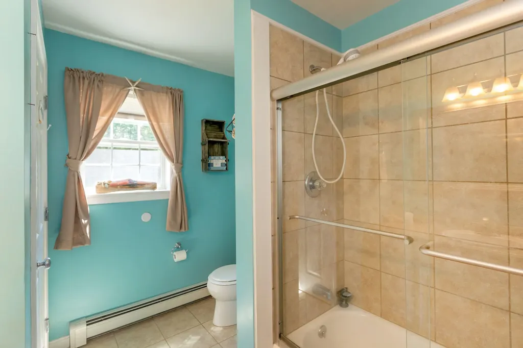 98 Youngs Point Road Wiscasset ME 04578