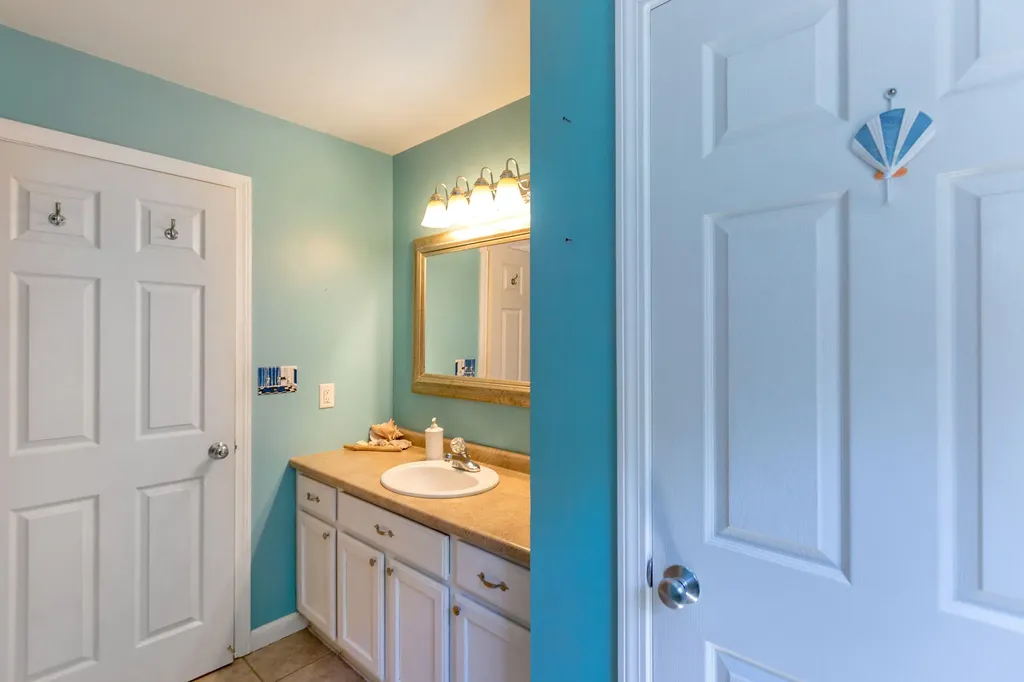 98 Youngs Point Road Wiscasset ME 04578