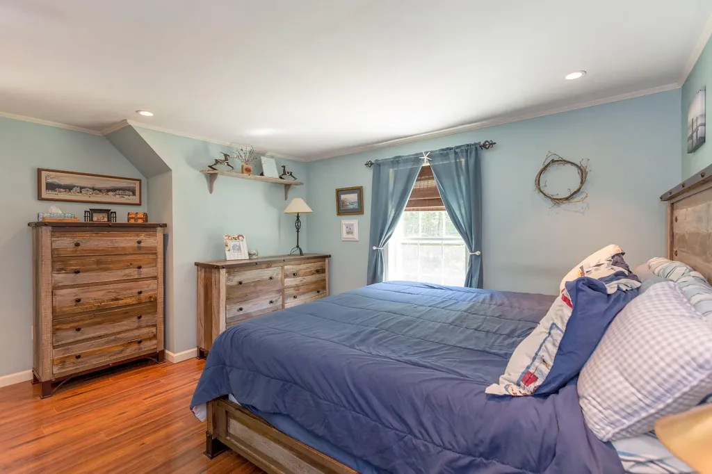 98 Youngs Point Road Wiscasset ME 04578